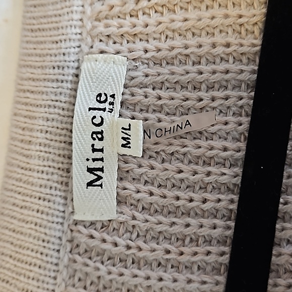 Tan Knit Oversized Sweater Size M/L - Picture 3 of 8